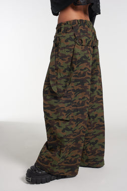 Green Camo Cotton Cuffed Parachute Trousers | New Look