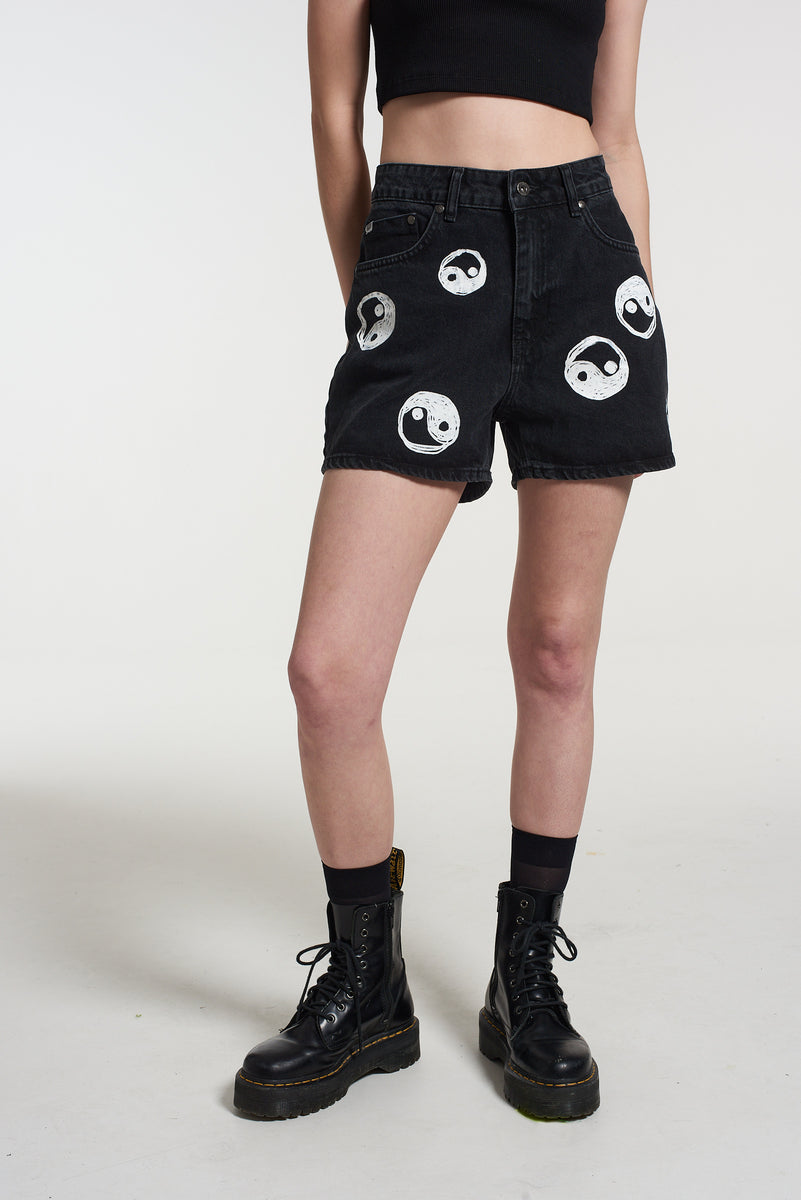 Spree Shorts Charcoal – The Ragged Priest